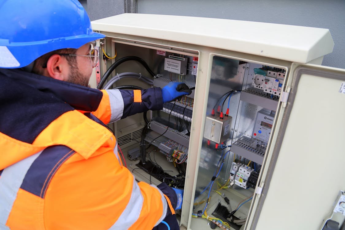 Reliable & licensed electricians in Austin, TX. Fast, safe, and high-quality electrical services